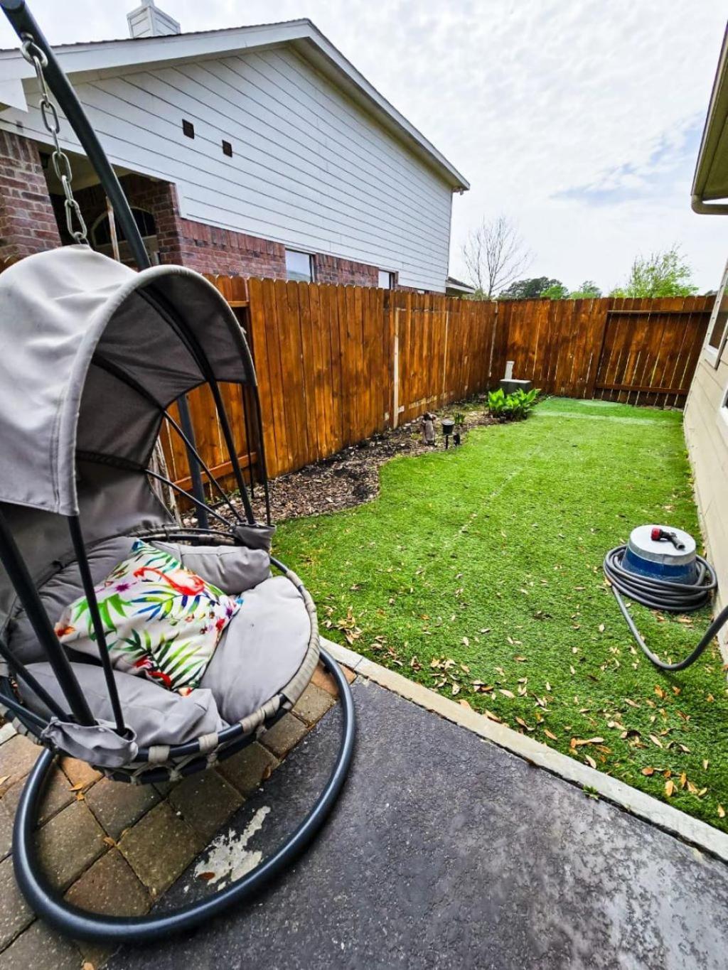 Small Backyard Getaway Villa Spring Exterior photo